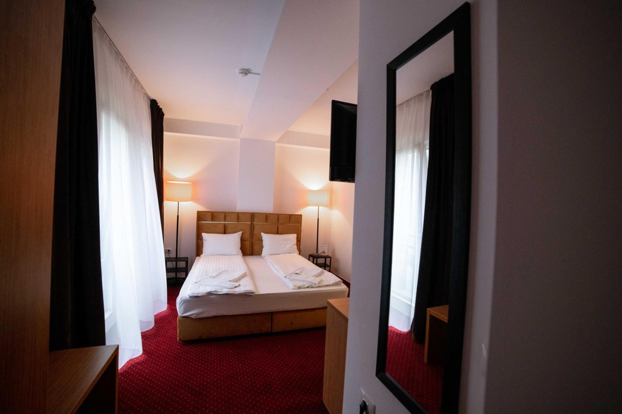 Апарт готель Bucharest Airport Accomodation Отопень Екстер'єр фото