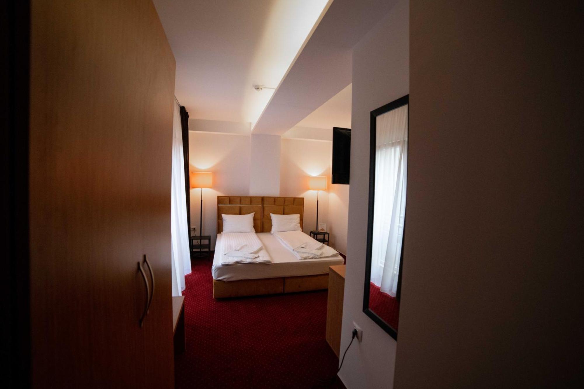 Апарт готель Bucharest Airport Accomodation Отопень Екстер'єр фото